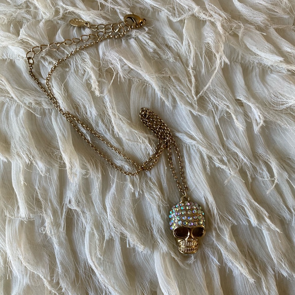 Skull necklace